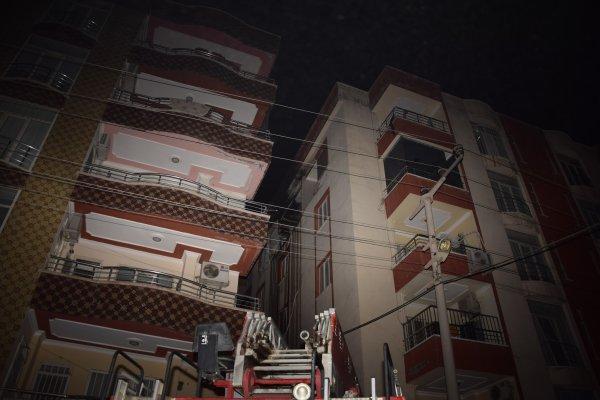 Ocağı tamir etmeye geldi, gaz kaçağını çakmakla kontrol etti