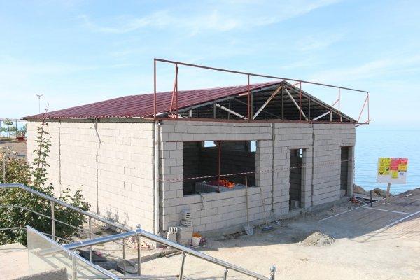 Van Gölü sahilinde kaçak yapılar yıkılıyor