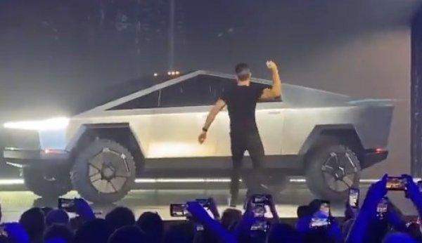 Tesla'nın kırılmaz camı, tanıtım esnasında kırıldı