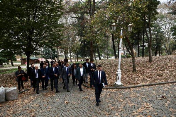 Sarayburnu'ndaki Atatürk heykeli hep temiz kalacak