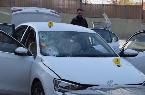 Kızına platonik aşk besleyen öğretmene kurşun yağdırdı