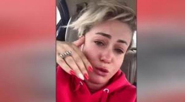 Yeliz Yeşilmen'in benzini bitti