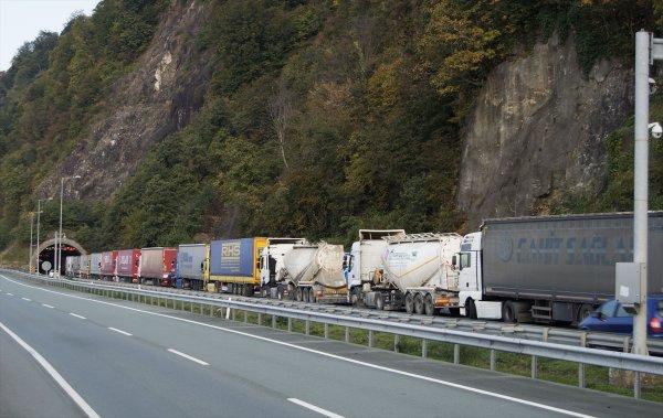 Sarp Sınır Kapısı’nda Noel kuyruğu