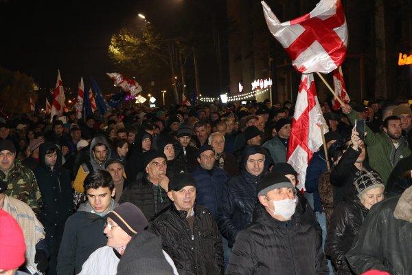 Gürcistan'da protestolar yeniden alevlendi