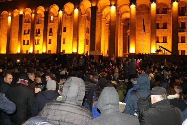 Gürcistan'da protestolar yeniden alevlendi