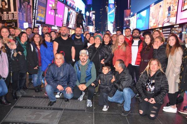 Times Meydanı'nda horon teptiler