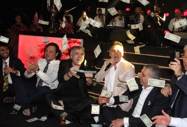 Cengiz Kurtoğlu ve İzzet Yıldızhan düğünde