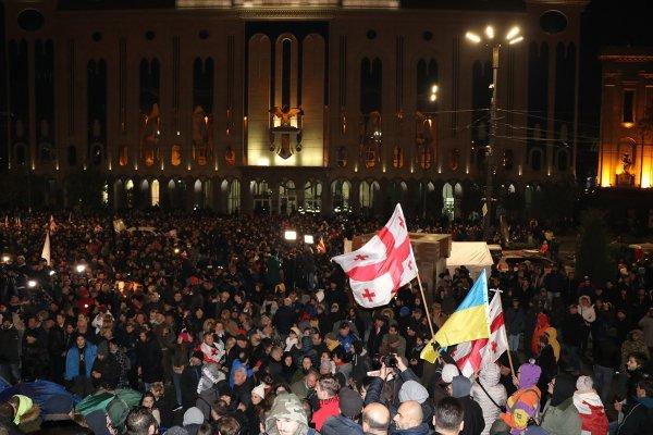 Gürcistan'da protestolar yeniden alevlendi