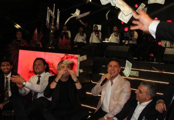 Cengiz Kurtoğlu ve İzzet Yıldızhan düğünde