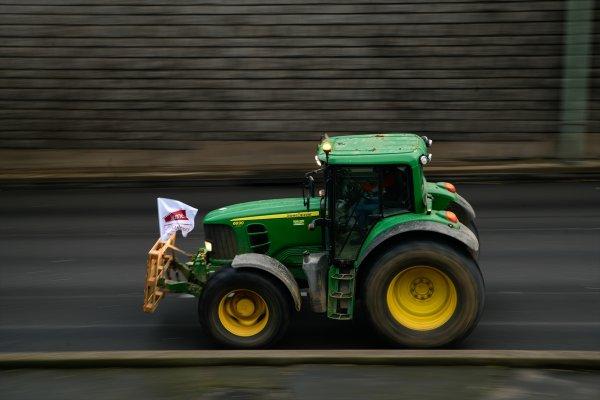 Fransa'da çiftçiler tarım politikasını protesto etti