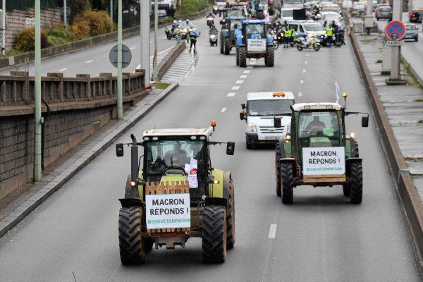 Fransa'da çiftçiler tarım politikasını protesto etti