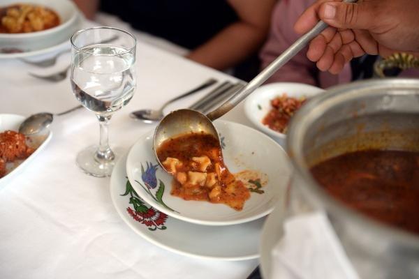Dünyaca ünlü şefler şırdanı tattı