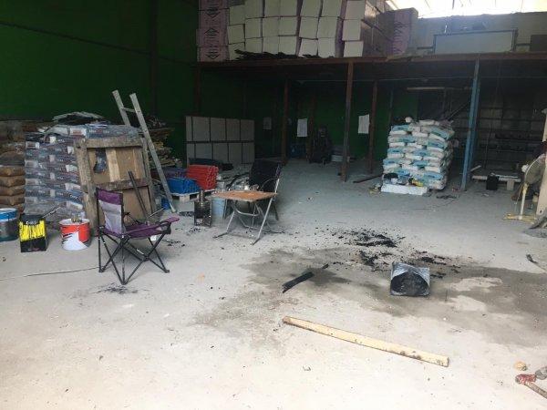 Sobaya tiner döken baba kendini ve oğlunu yaktı