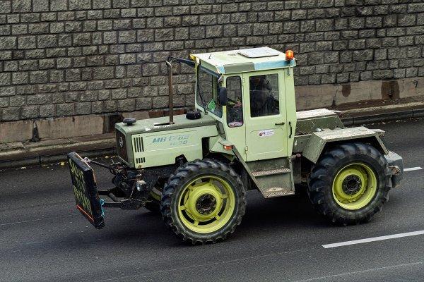 Fransa'da çiftçiler tarım politikasını protesto etti