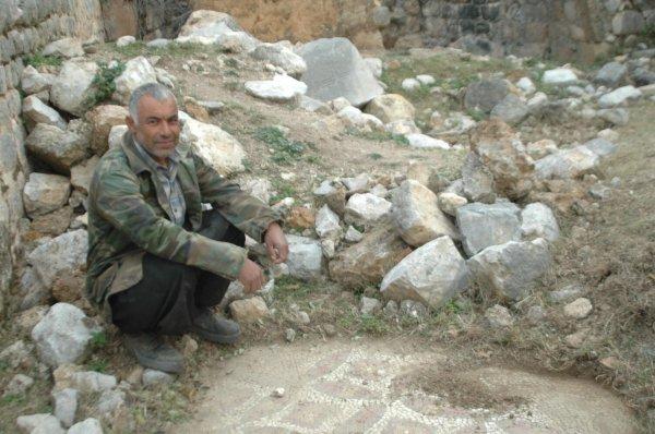 Keçilerini otlatan çoban, tarih buldu