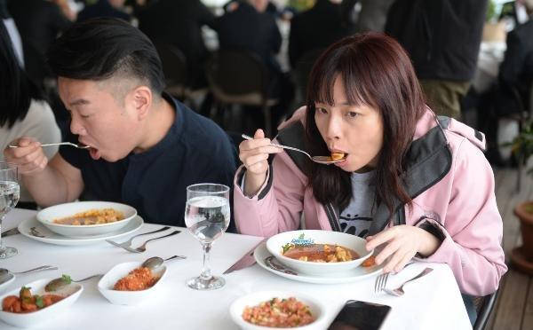 Dünyaca ünlü şefler şırdanı tattı