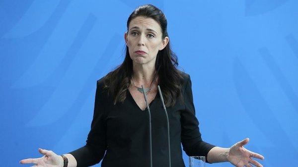 Yeni Zelanda Başbakanı 40 yıl önceki uçak kazası için özür diledi