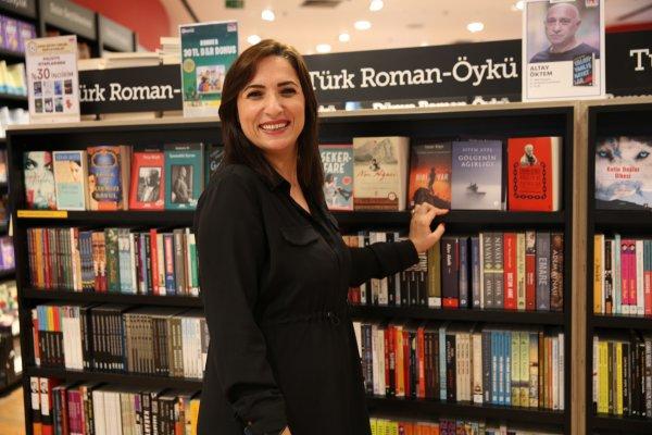 Sitem Ateş ile yeni romanı Gölgenin Ağırlığı’nı konuştuk