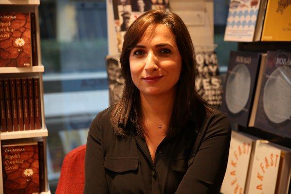 Sitem Ateş ile yeni romanı Gölgenin Ağırlığı’nı konuştuk