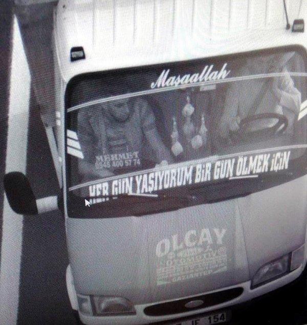 Yayaya çarptı, aracındaki hasarı kontrol edip kaçtı