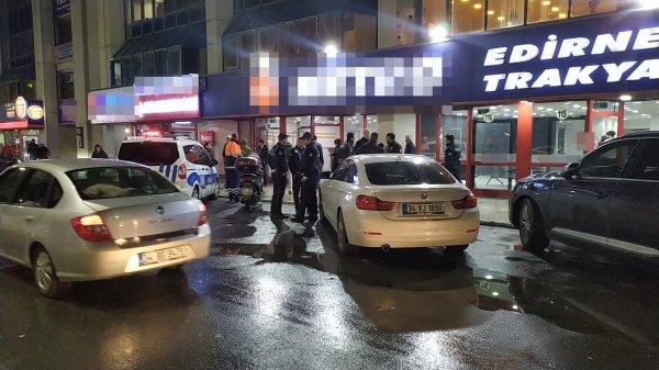 Akılalmaz şekilde örülen duvarı yıktı