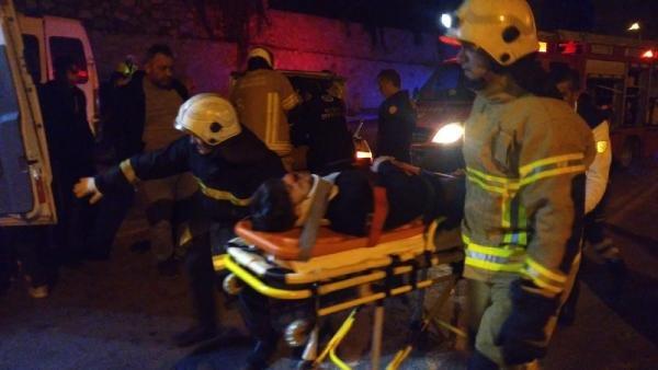 Bursa'da alkollü sürücü park halindeki minibüse çarptı