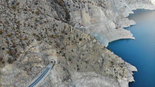 Yusufeli ilçesine ulaşım tünellerle sağlanıyor