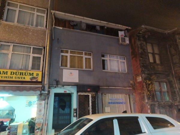 Fatih'te İran uyruklu bir kişi evinde ölü bulundu