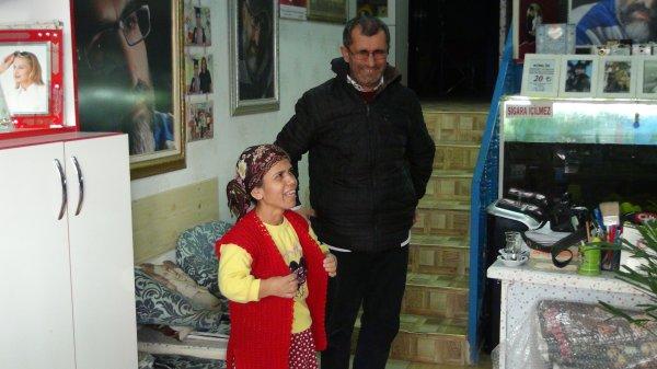 Biri kısa boylu, diğeri görme engelli çiftin mutluluğu