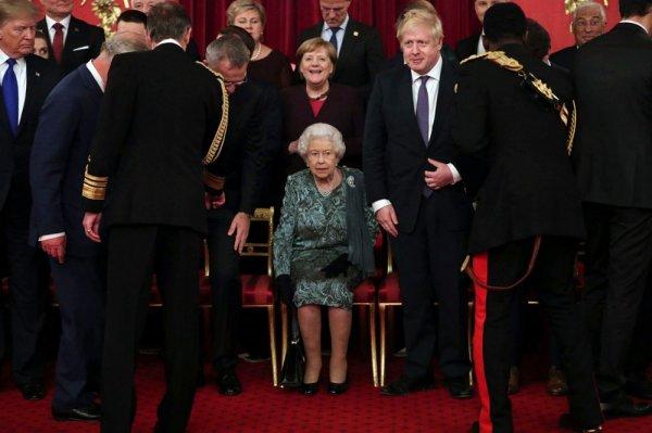 Kraliçe Elizabeth liderler için resepsiyon düzenledi