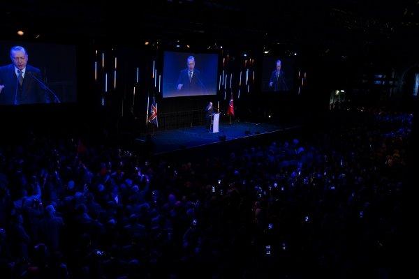 Cumhurbaşkanı Erdoğan, Londra'da Türk vatandaşlarıyla buluştu