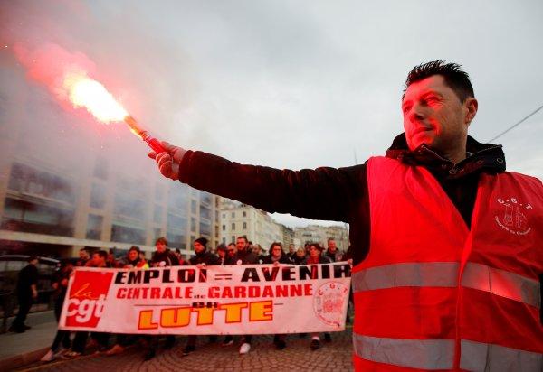 Fransa’daki büyük grev günlük hayatı felç etti