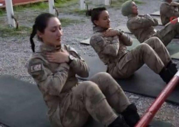 Foça'da kadın komando astsubaylarının zorlu eğitimi
