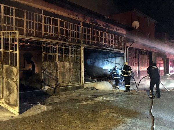 Hatay'da 5 iş yeri yandı