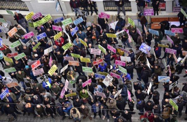 Tekelcilerin alkol yasağı eylemi