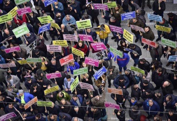 Tekelcilerin alkol yasağı eylemi