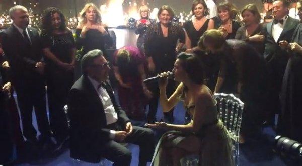 Aydın Doğan, Şevval Sam ile Kelkit Türküsü'nü söyledi