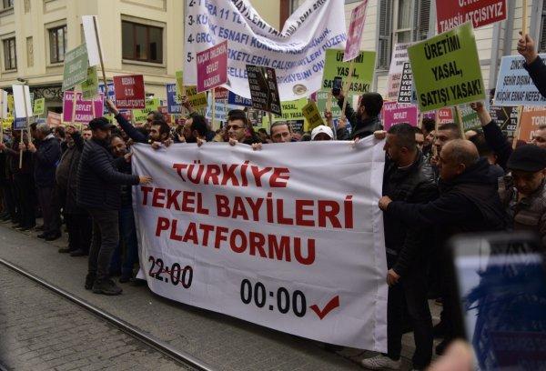 Tekelcilerin alkol yasağı eylemi