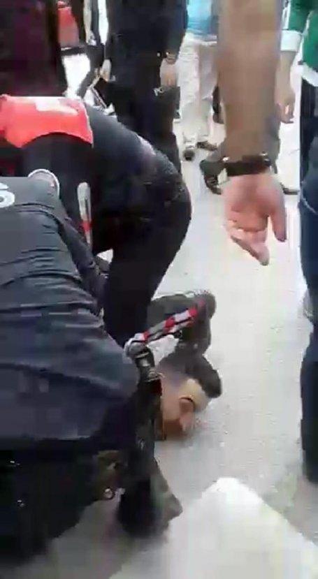 Mahkeme sonrası tartıştığı genci öldürdü