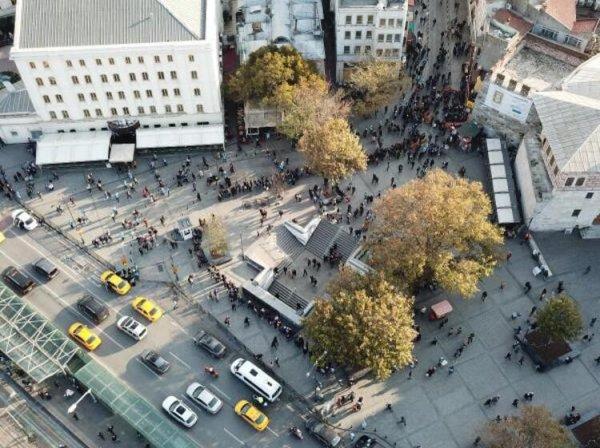 Eminönü'nde umut kuyruğu görüntülendi