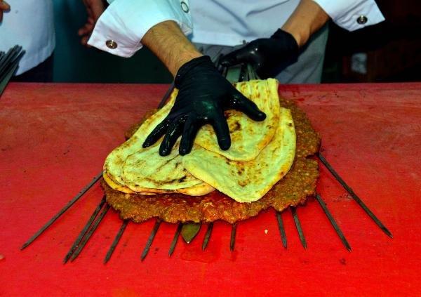 Adana'nın yeni keşfi: Açma kebap