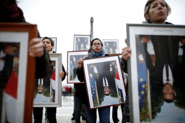 Fransızlar Macron’un istifasını istiyor