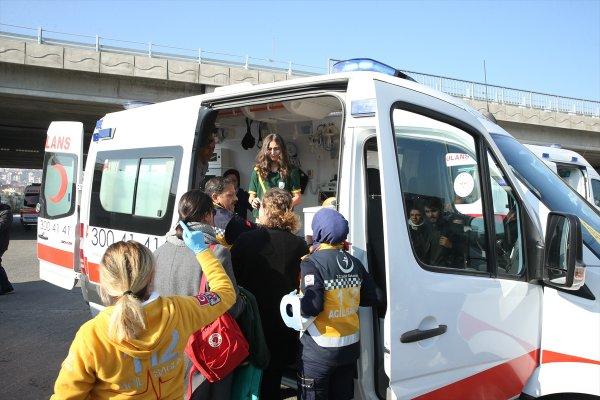 Kocaeli'de özel halk otobüsüne tanker çarptı: 25 yaralı