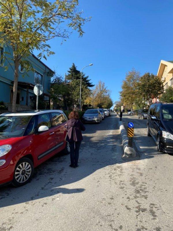 Kadıköy Belediyesi daracık yolu ikiye böldü