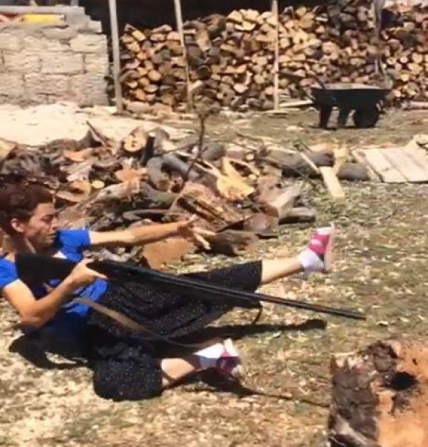 Av tüfeğiyle ateş eden kadının tehlikeli anları