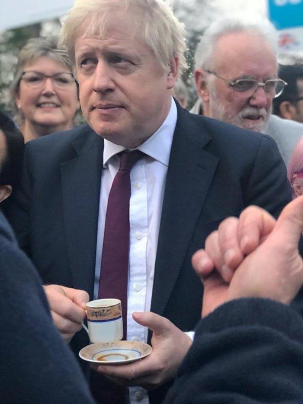 Şarkıcı Eylem ve Boris Johnson'dan kahve keyfi