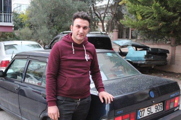 İkiye bölünen araçtan yürüyerek çıktı