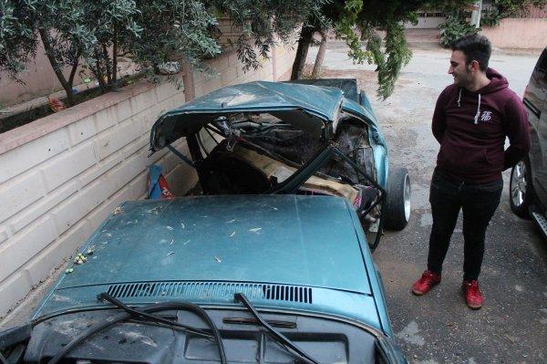 İkiye bölünen araçtan yürüyerek çıktı