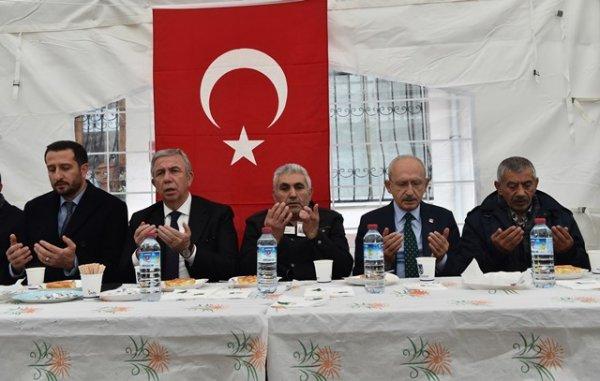 Kılıçdaroğlu şehit ailesini ziyarete gitti