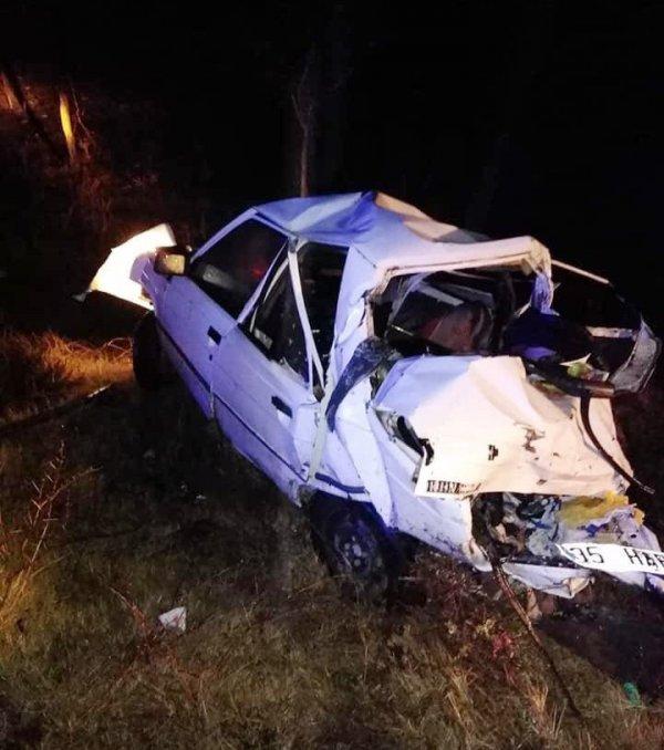 Trafik kazasında 3'ü aynı aileden olmak üzere 4 kişi öldü
